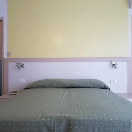 ホテル Mignon 50 Mt Dalla E Dall'isola Pedonale