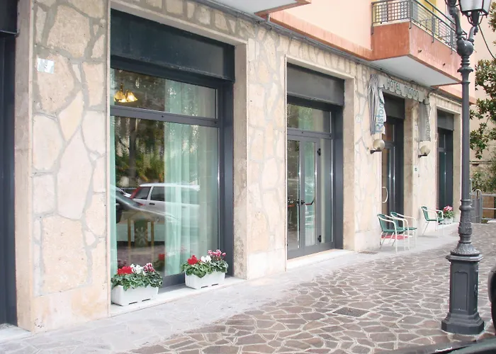 Mignon 50 Mt Dalla E Dall'isola Pedonale