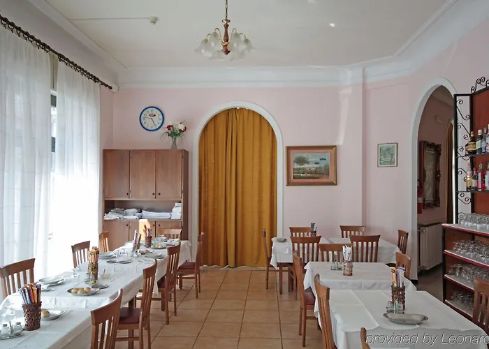 Mignon 50 Mt Dalla E Dall'isola Pedonale 2* Alassio