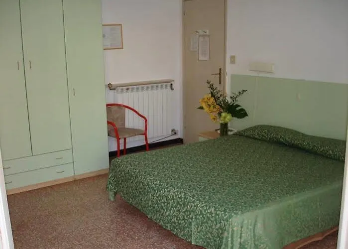 فندق Mignon 50 Mt Dalla E Dall'isola Pedonale 2*