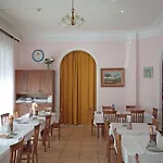 Mignon 50 Mt Dalla E Dall'isola Pedonale 2* Alassio