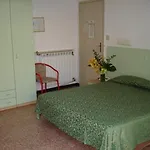 Hotel Mignon 50 Mt Dalla E Dall'isola Pedonale 2*