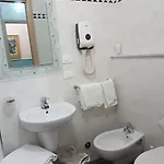 Hotel Mignon 50 Mt Dalla E Dall'isola Pedonale 2*