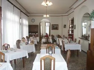 Mignon 50 Mt Dalla E Dall'isola Pedonale Hotell 2*