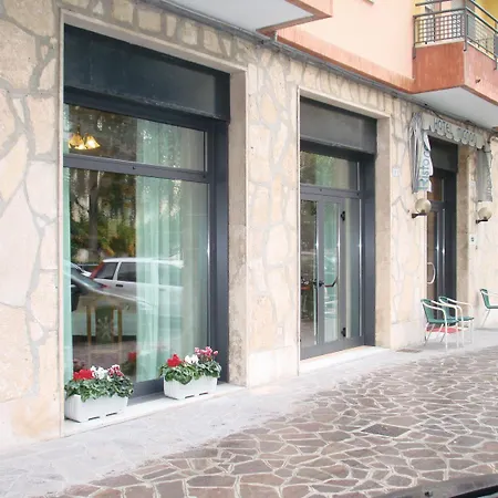 Mignon 50 Mt Dalla E Dall'isola Pedonale