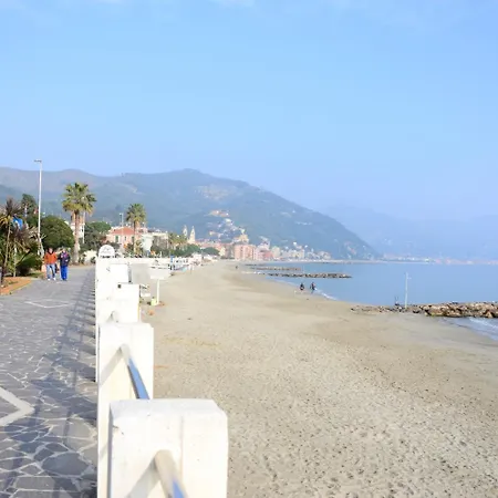 Hotel Mignon 50 Mt Dalla E Dall'isola Pedonale