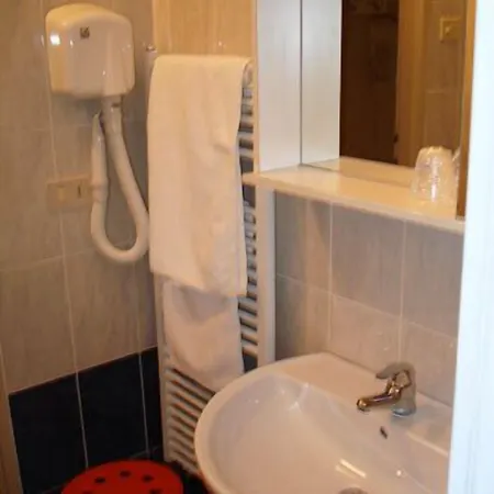 Hotel Mignon 50 Mt Dalla E Dall'isola Pedonale