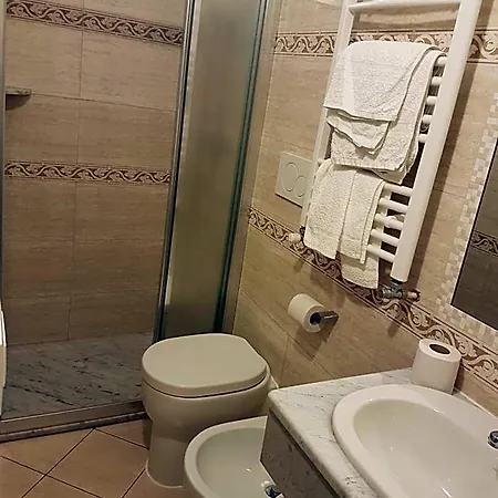 Otel Mignon 50 Mt Dalla E Dall'isola Pedonale Alassio
