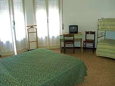 Mignon 50 Mt Dalla E Dall'isola Pedonale 2*