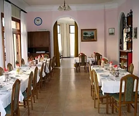 Mignon 50 Mt Dalla E Dall'isola Pedonale Otel 2*