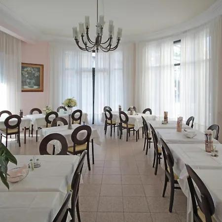 فندق Mignon 50 Mt Dalla E Dall'isola Pedonale 2*