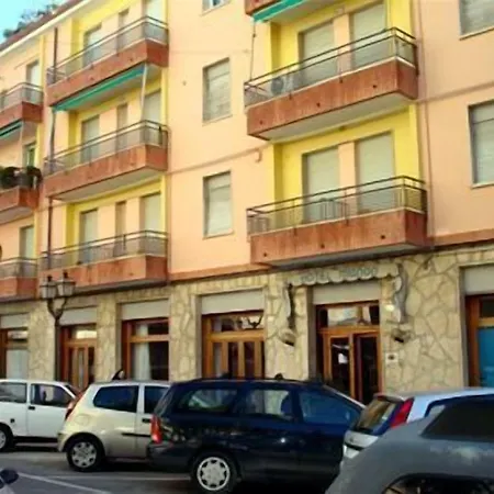Mignon 50 Mt Dalla E Dall'isola Pedonale Alassio