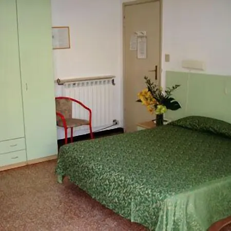 Mignon 50 Mt Dalla E Dall'isola Pedonale فندق 2*