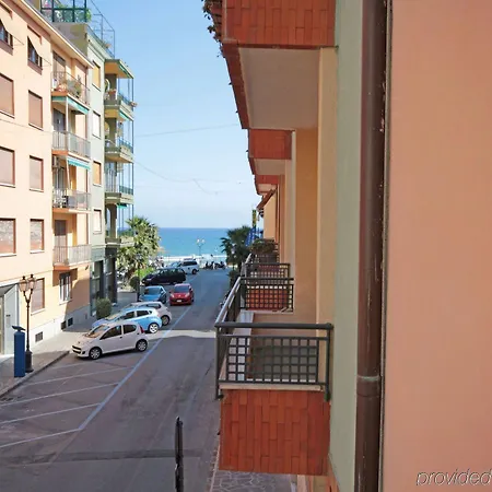 Otel Mignon 50 Mt Dalla E Dall'isola Pedonale