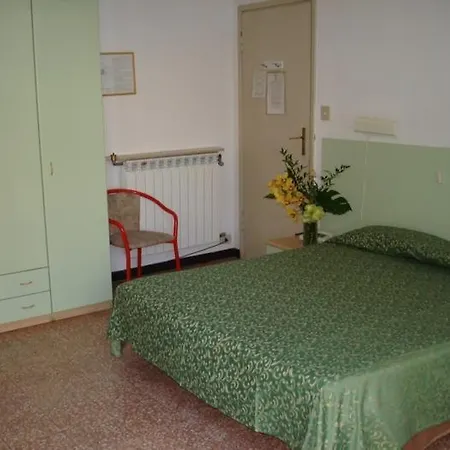 Hotel Mignon 50 Mt Dalla E Dall'isola Pedonale 2*