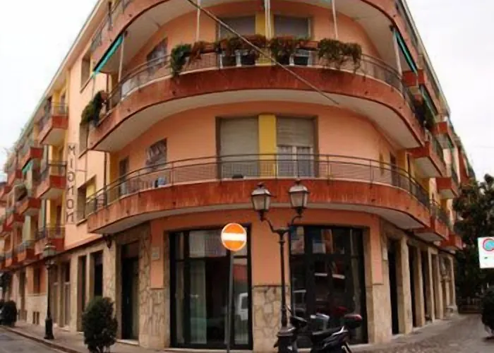 Mignon 50 Mt Dalla E Dall'isola Pedonale 2* Alassio