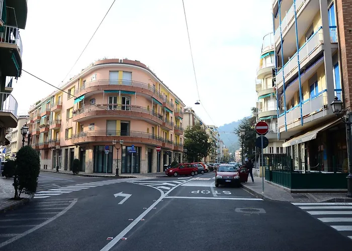 Szálloda Mignon 50 Mt Dalla E Dall'isola Pedonale Alassio