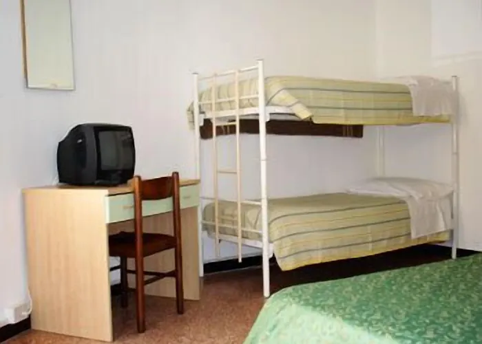 Mignon 50 Mt Dalla E Dall'isola Pedonale Hotel 2*